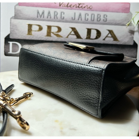 Coach Mini Pepper Crossbody In Signature Canvas Brown / Black  EUC - Picture 11 of 17